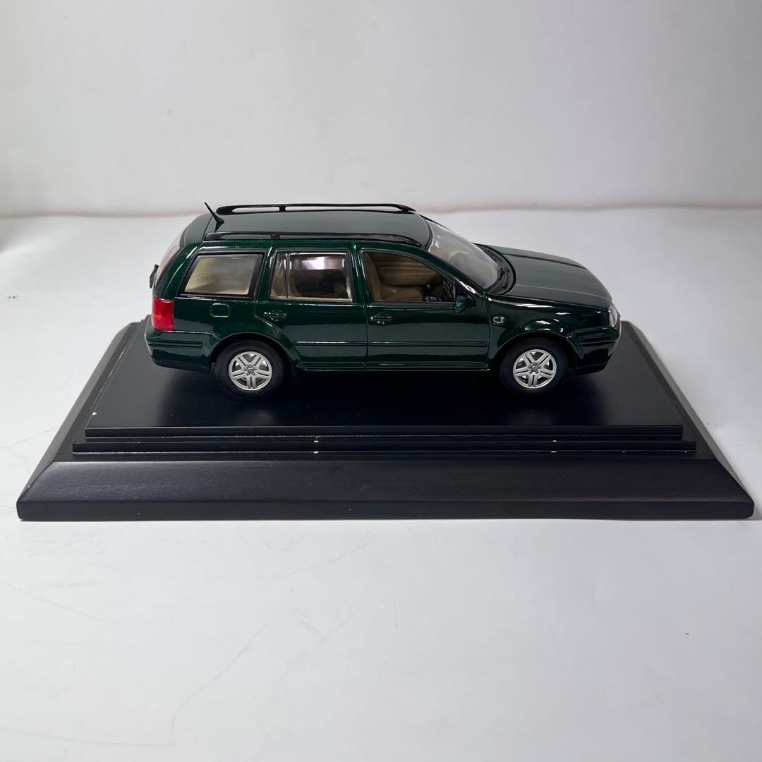 【希少】Golf Wagon 緑 1/24ミニカー クリアケース&台座付き
