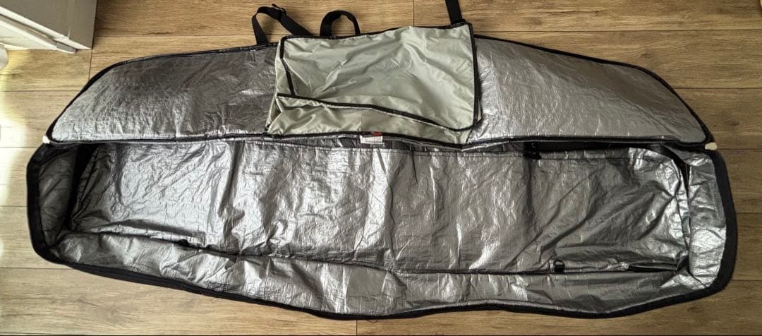 BURTON スノーボードバッグ 黒　166cm