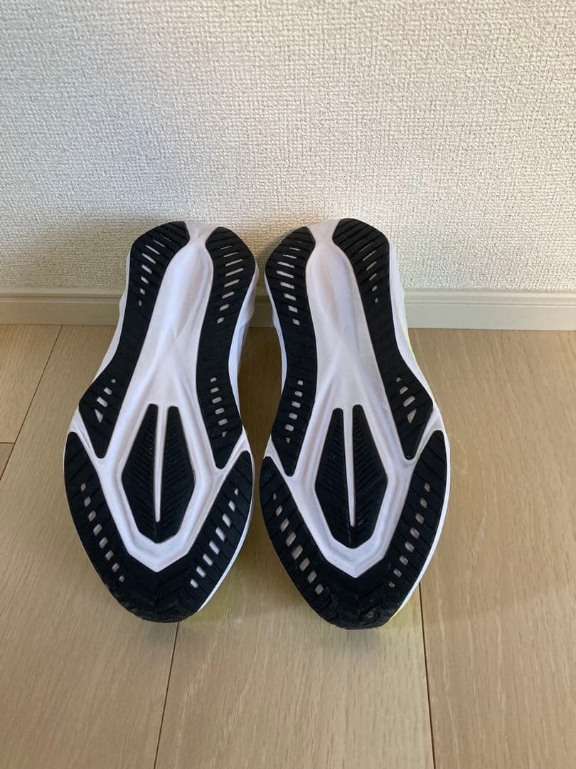 アシックス　イエローランニングシューズ　ノヴァブラスト5 25.0cm