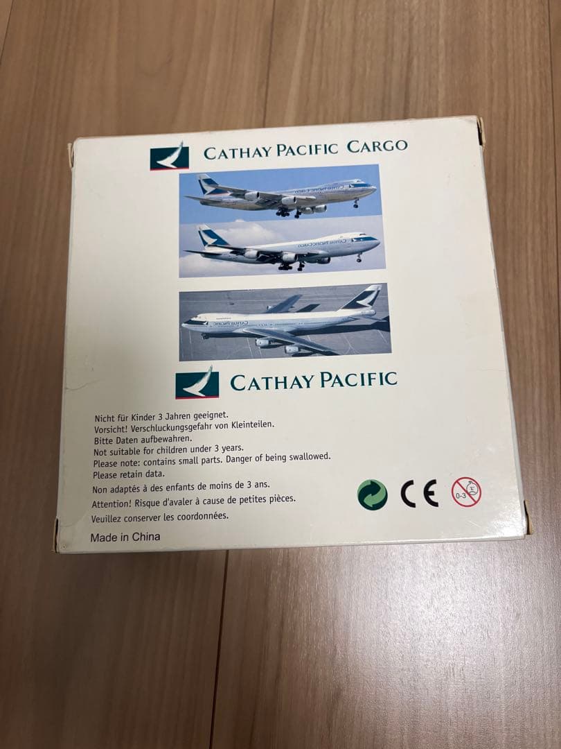 航空機・ヘリコプター Cathay Pacific Cargo B747-200 1:400