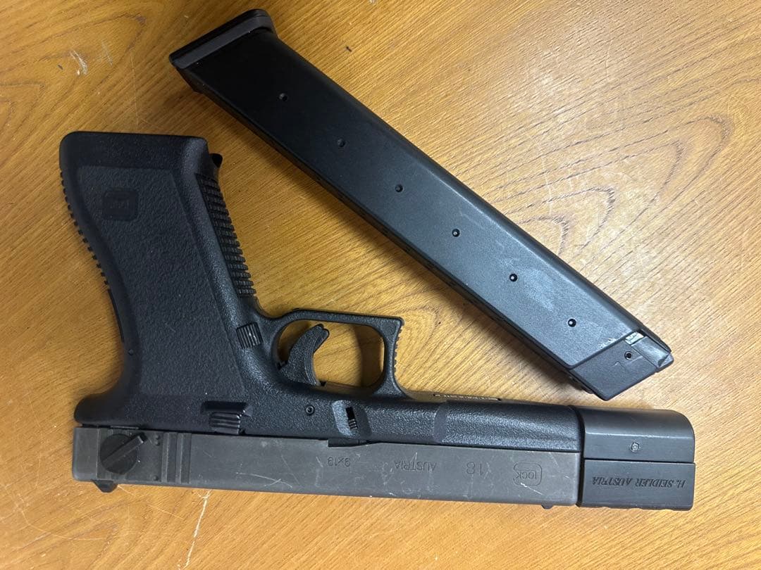 東京マルイ　Glock 18