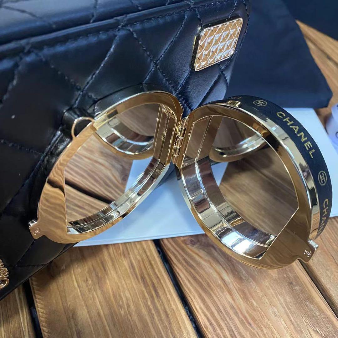 シャネル（ CHANEL ）カメラ型 ショルダーバッグ ハンドバック
