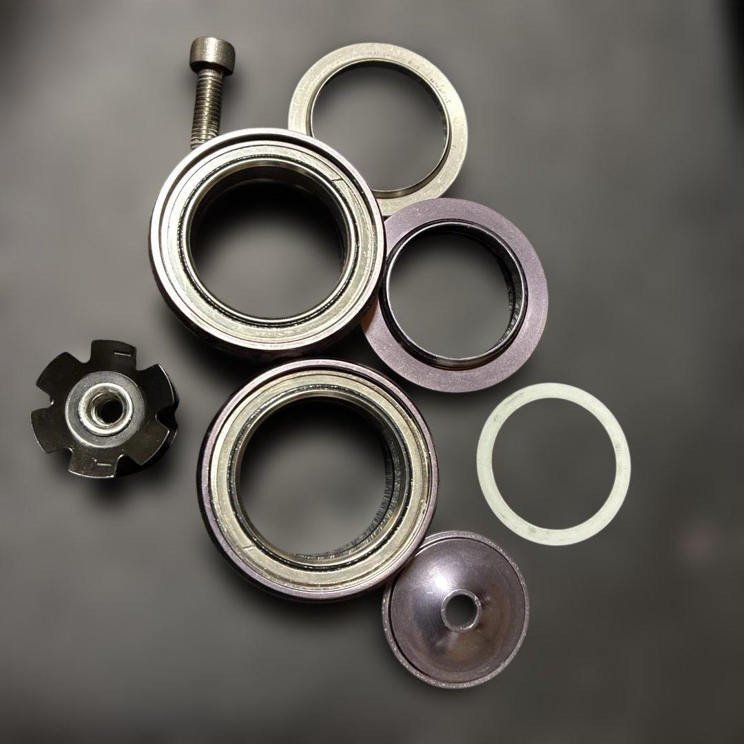 サ*ボ様 Chris King NoThreadSet 1-1/8ヘッドパーツ