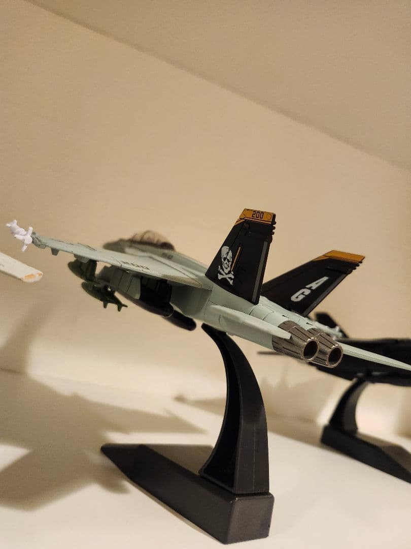 航空機モデルセット F-14 F/A-18 F-14アグレッサー機　27分1