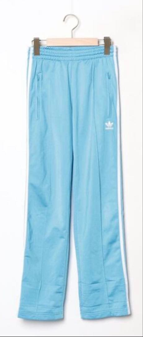 adidas トラックパンツ　サックスブルー