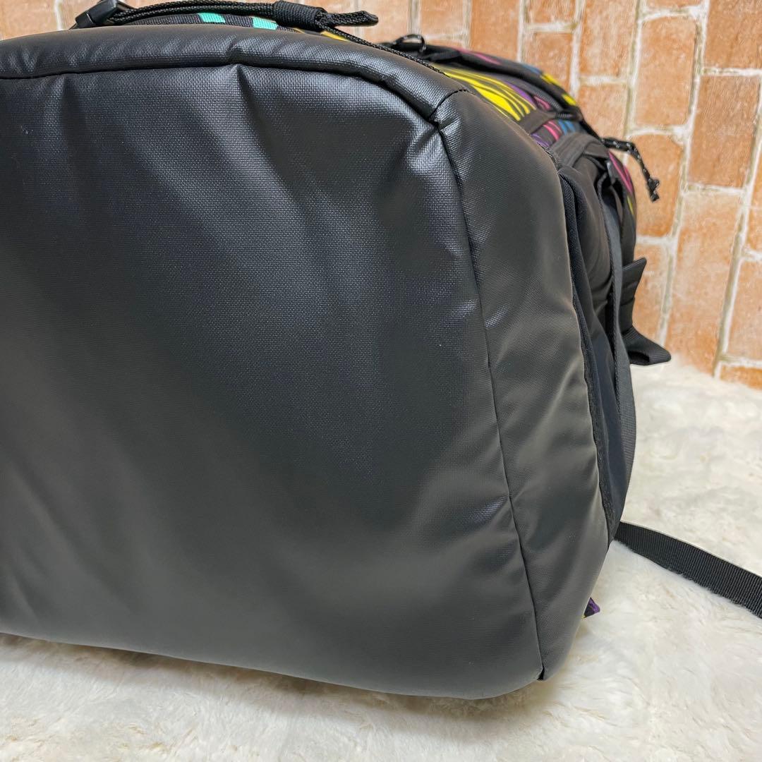 極美品　バートン　ギグ　ブーツバック　48L サファリ 総柄　カラフル