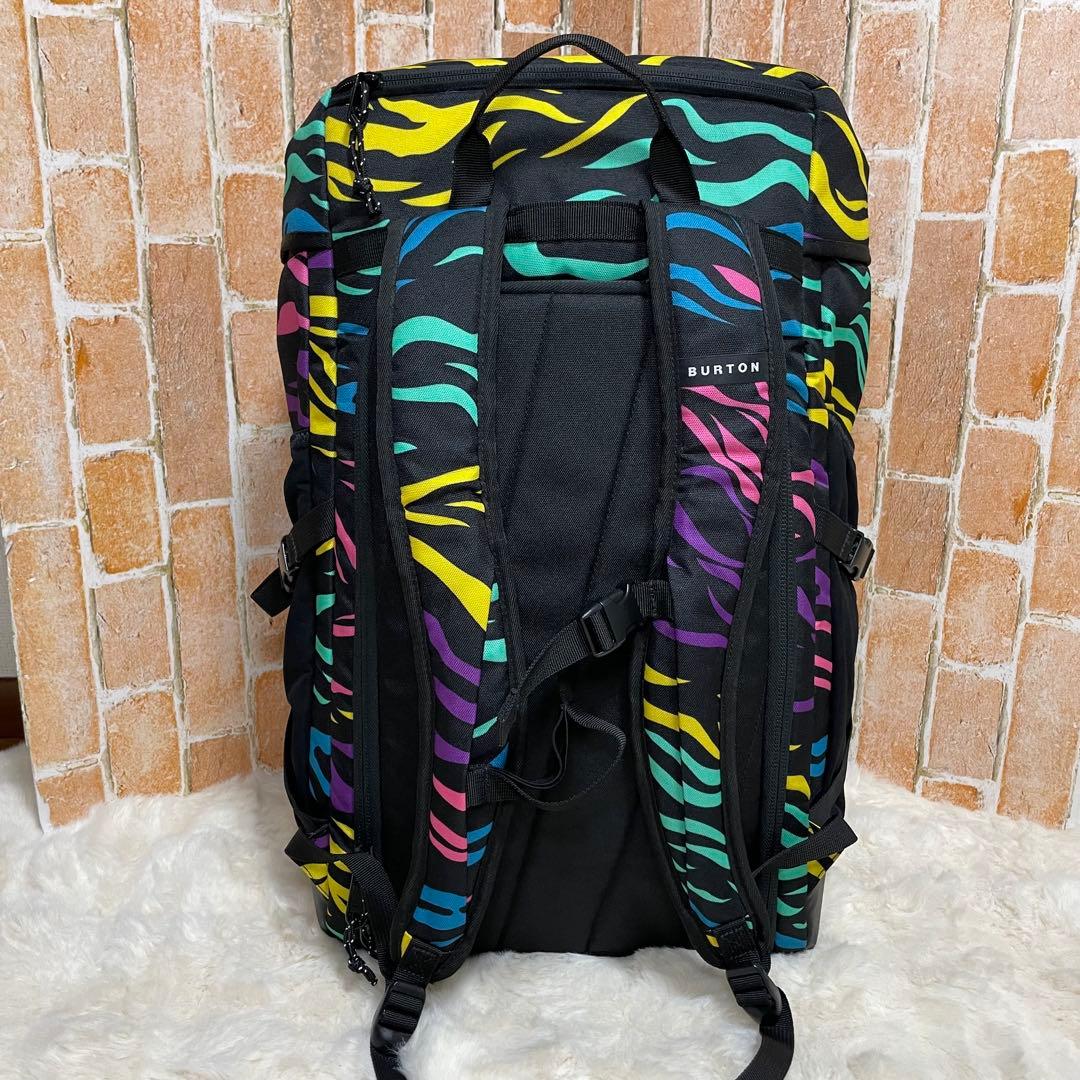 極美品　バートン　ギグ　ブーツバック　48L サファリ 総柄　カラフル