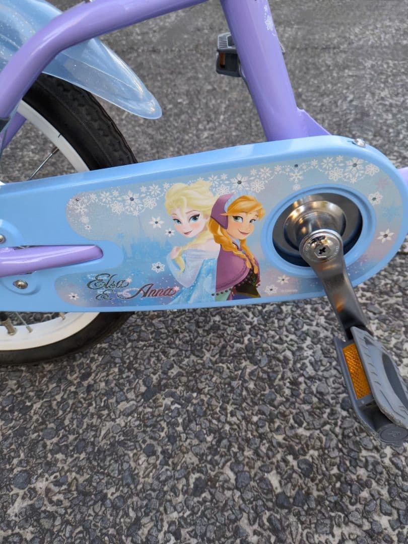 (直接引き渡し限定)ほぼ未使用品　16インチ　アナ雪自転車　補助輪あり