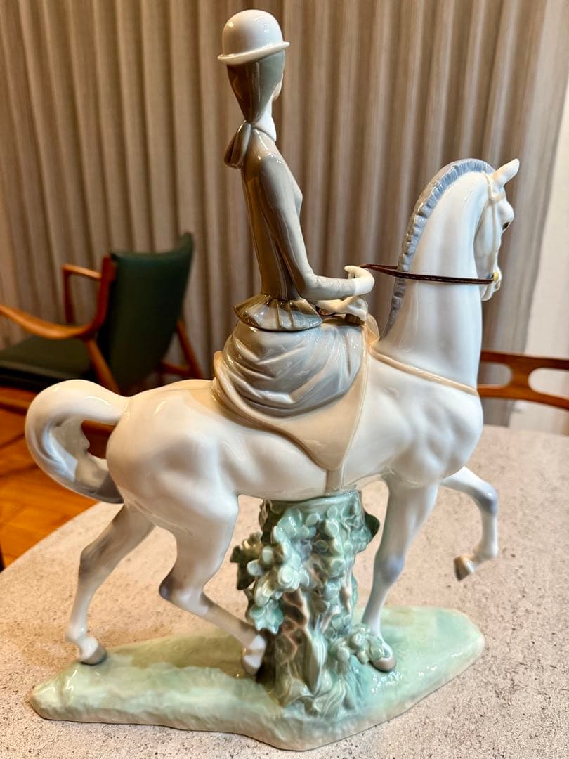 LLADRO リヤドロ　白い馬の少女