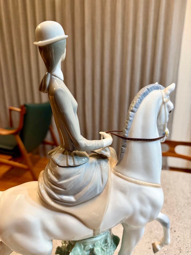 LLADRO リヤドロ　白い馬の少女