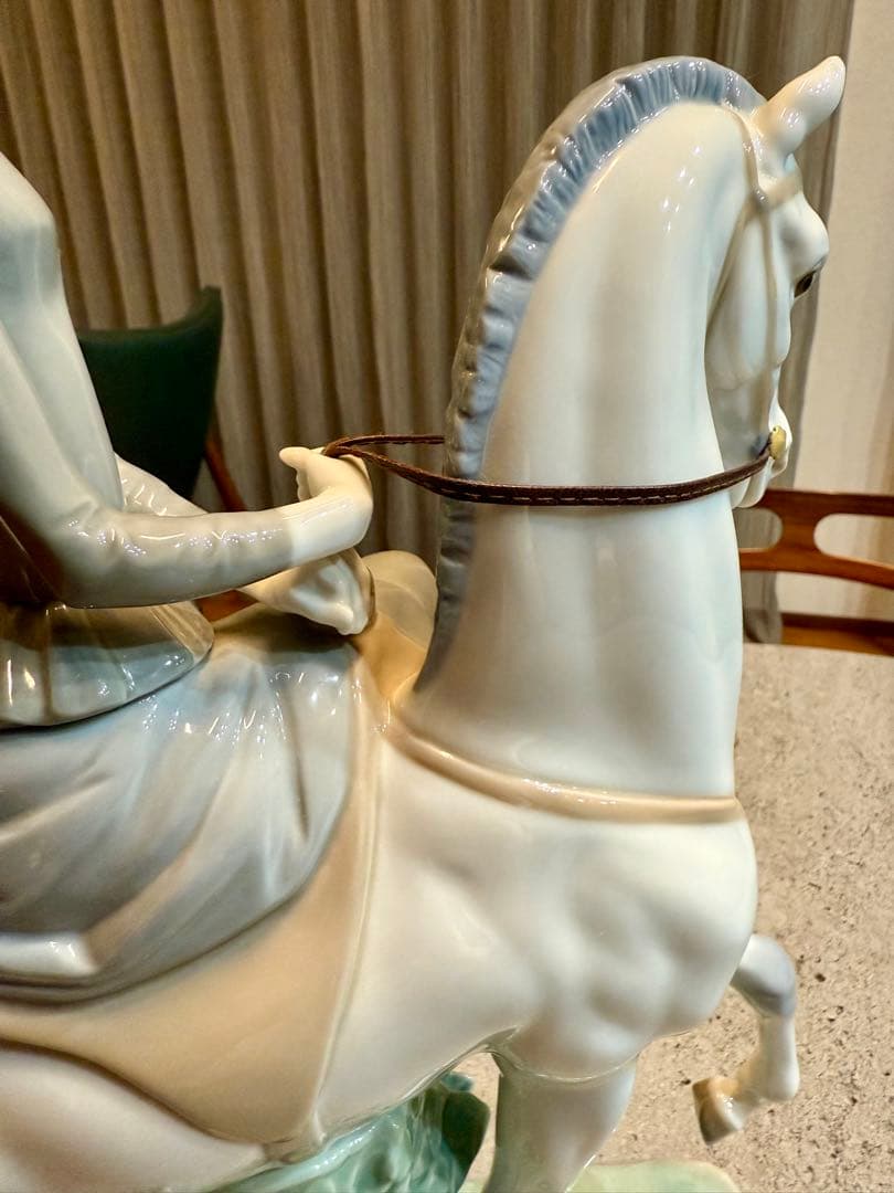 LLADRO リヤドロ　白い馬の少女