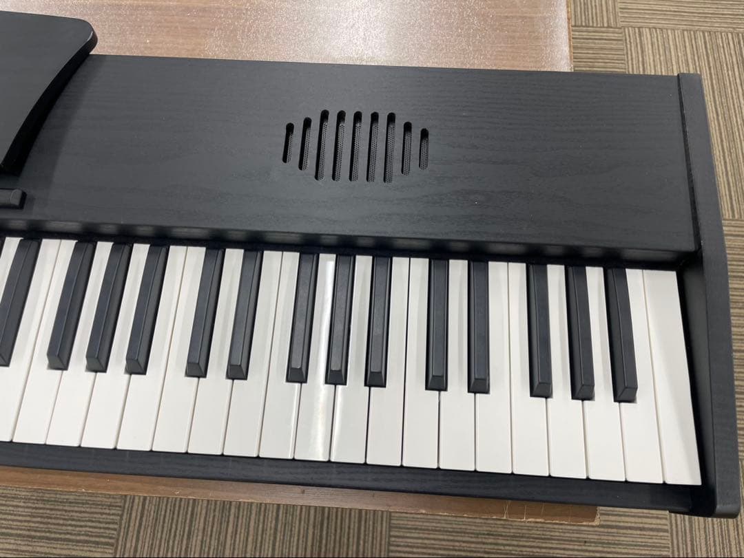 スタンド付き　電子ピアノ88鍵盤　給電タイプ　木目調ボディ　ブラック