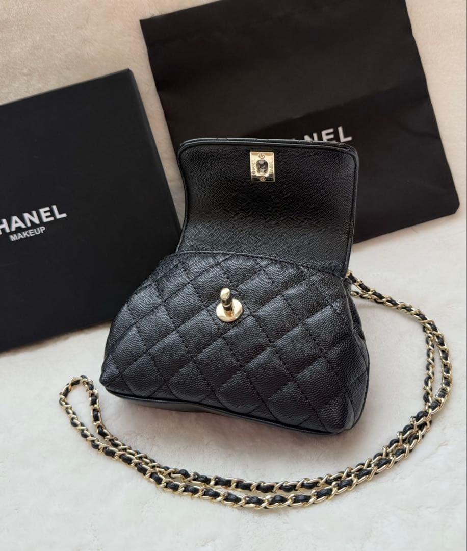 ルナ　CHANEL ショルダーバッグ　ハンドバッグ　ノベルティ