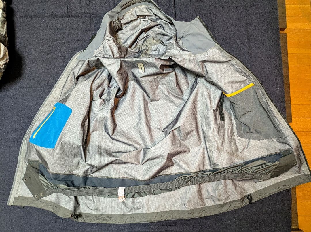 ARC'TERYX Rush Lサイズ グレー/ブラック