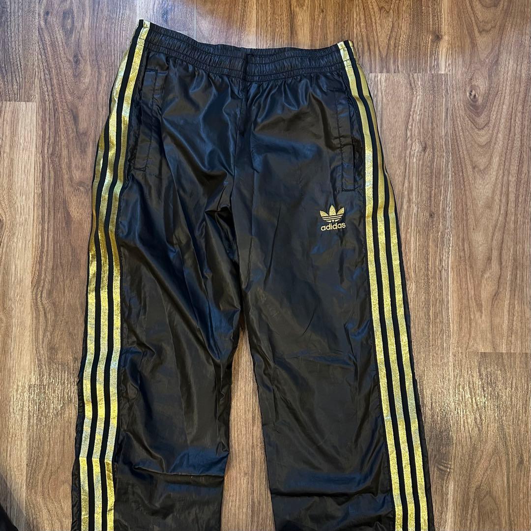 adidas ジャージ セットアップ