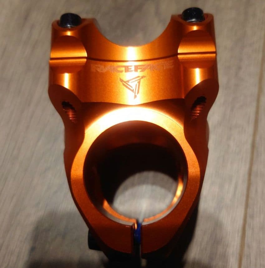 RACE FACE TURBINE Φ35㎜ × 0°× 32㎜ オレンジ