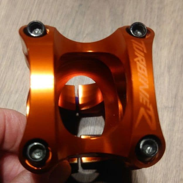 RACE FACE TURBINE Φ35㎜ × 0°× 32㎜ オレンジ