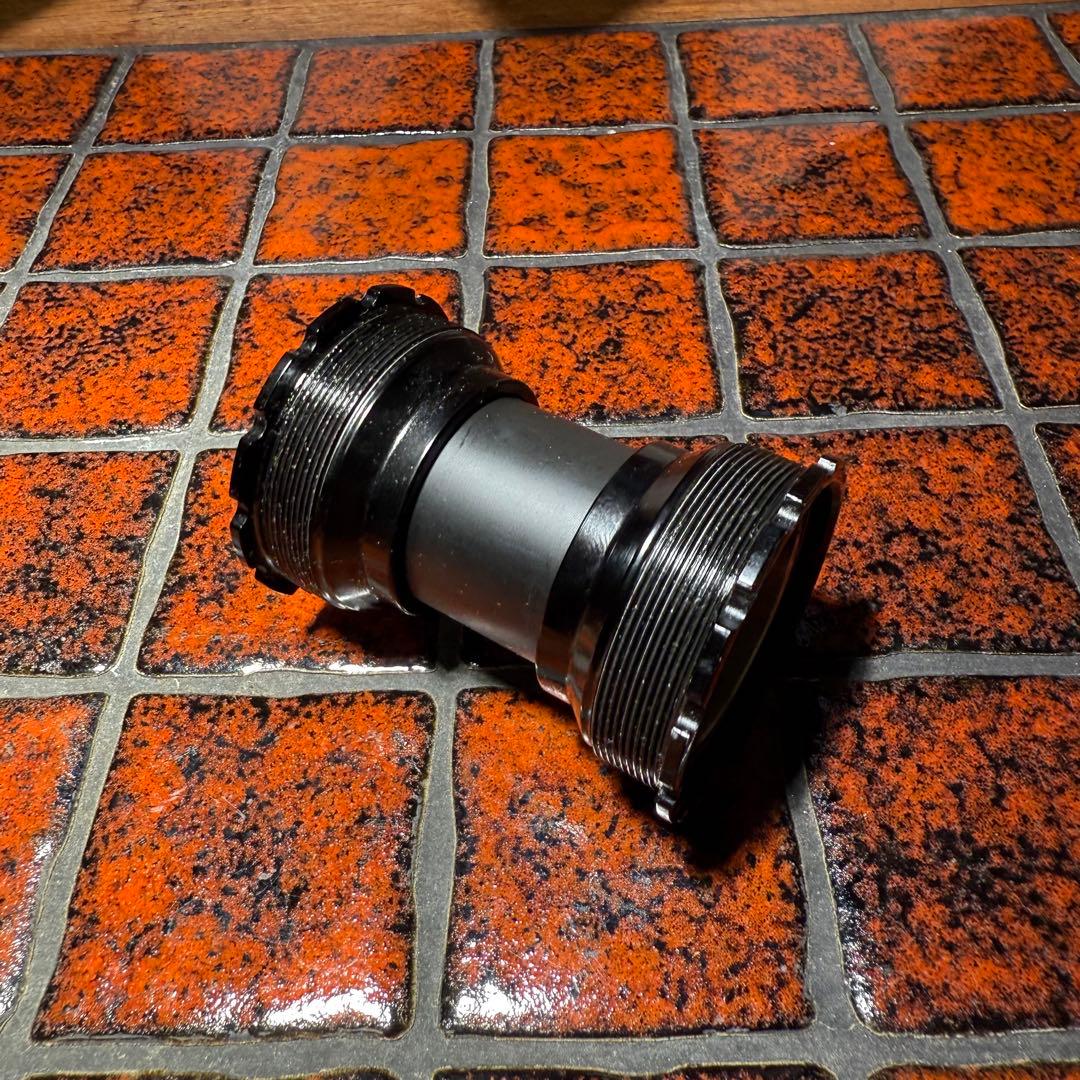 ChrisKing T47 30mmスピンドル用 ボトムブラケット