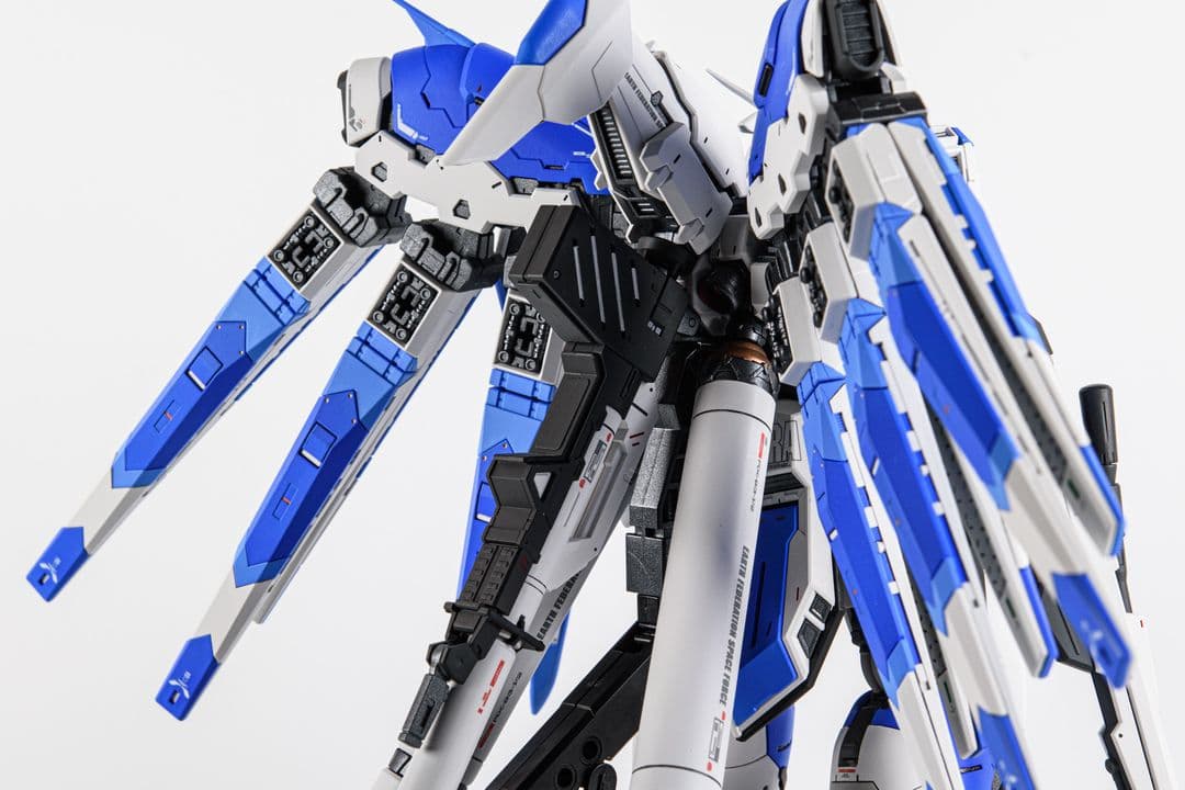 RG Hi-νガンダム 改修済全塗装完成品