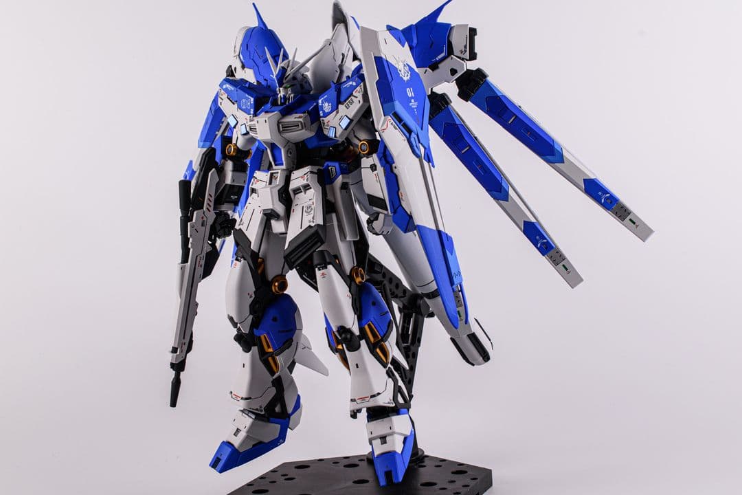RG Hi-νガンダム 改修済全塗装完成品