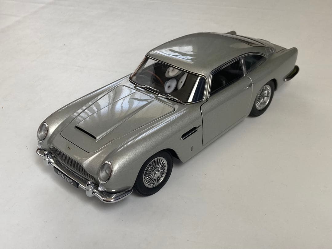 AUTOart 1/18 Aston Martin DB5 ダイキャストモデル