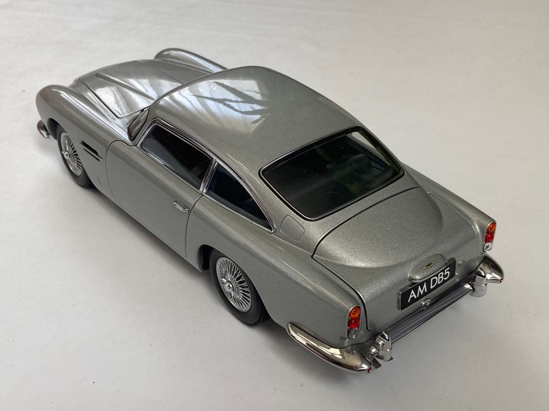 AUTOart 1/18 Aston Martin DB5 ダイキャストモデル