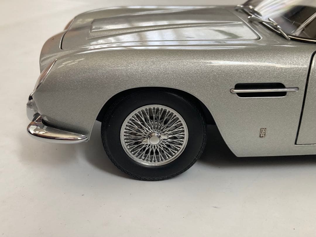 AUTOart 1/18 Aston Martin DB5 ダイキャストモデル
