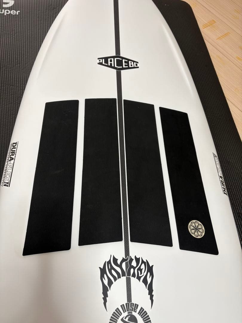 1R使用美品　PLACEBO RNR 5’8