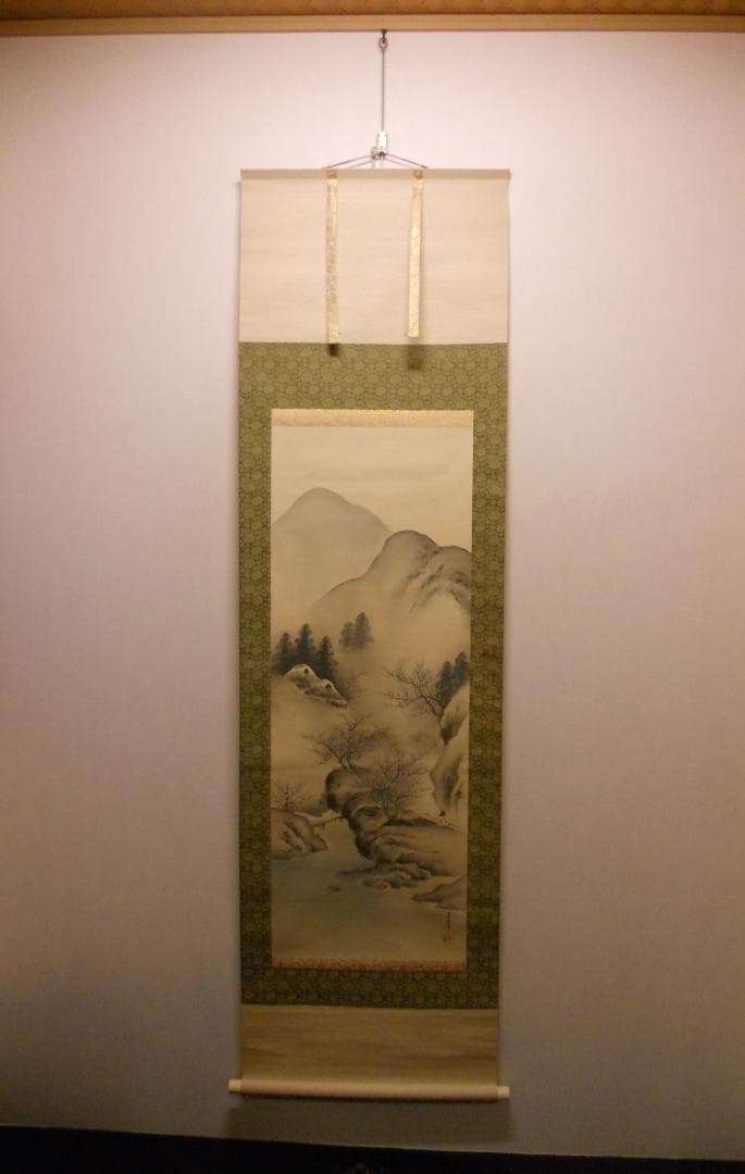 掛け軸 春峯 『 雪景山水之図 』 絹本 希少 軸装 茶道具 掛軸 美品 です。