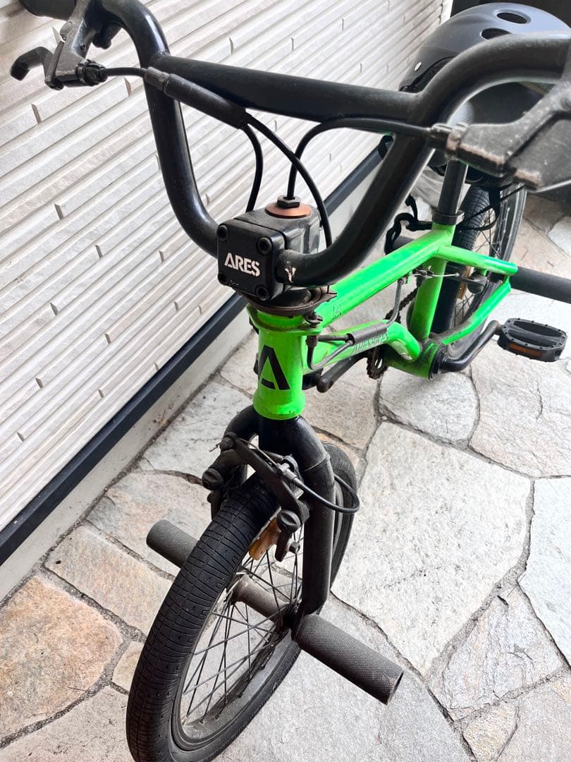 aresbikes 自転車キッズヘルメット付き