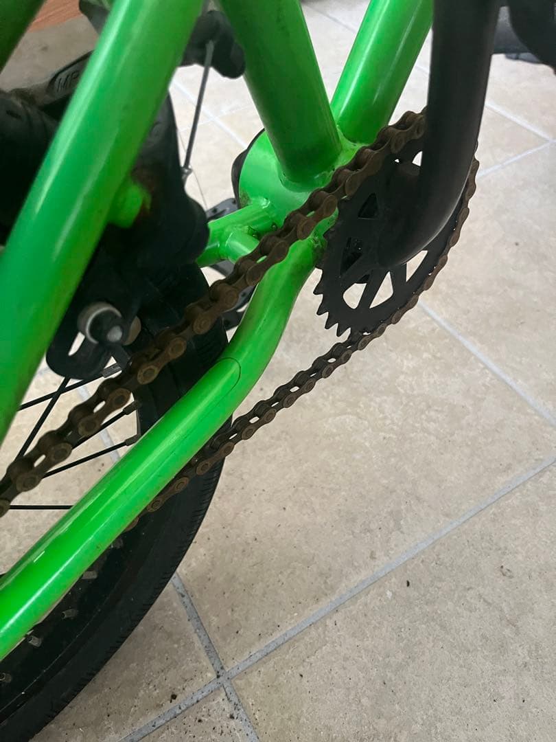 aresbikes 自転車キッズヘルメット付き