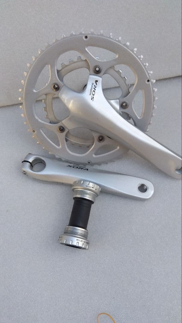 SHIMANO SORAダブルクランクセット 52/36 170mm、BB