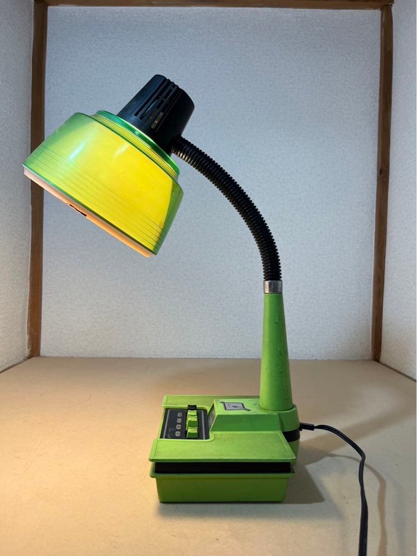 卓上ライト　電気スタンド　グリーン　レトロ