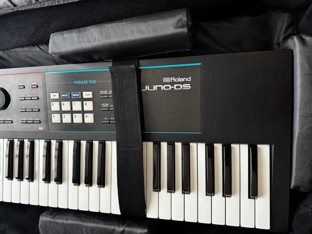 Roland JUNO DS76 シンセサイザー 76鍵スタンド・ケース有
