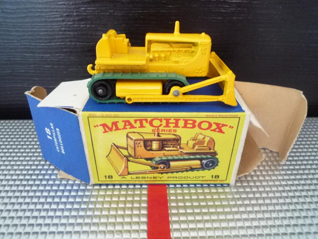 MATCHBOX N°18 CATERPILLAR BULLDOZER 1961