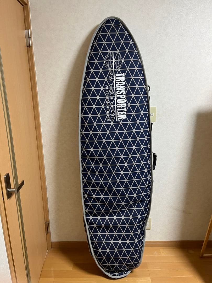 ESSENCE サーフボード　ケース付き