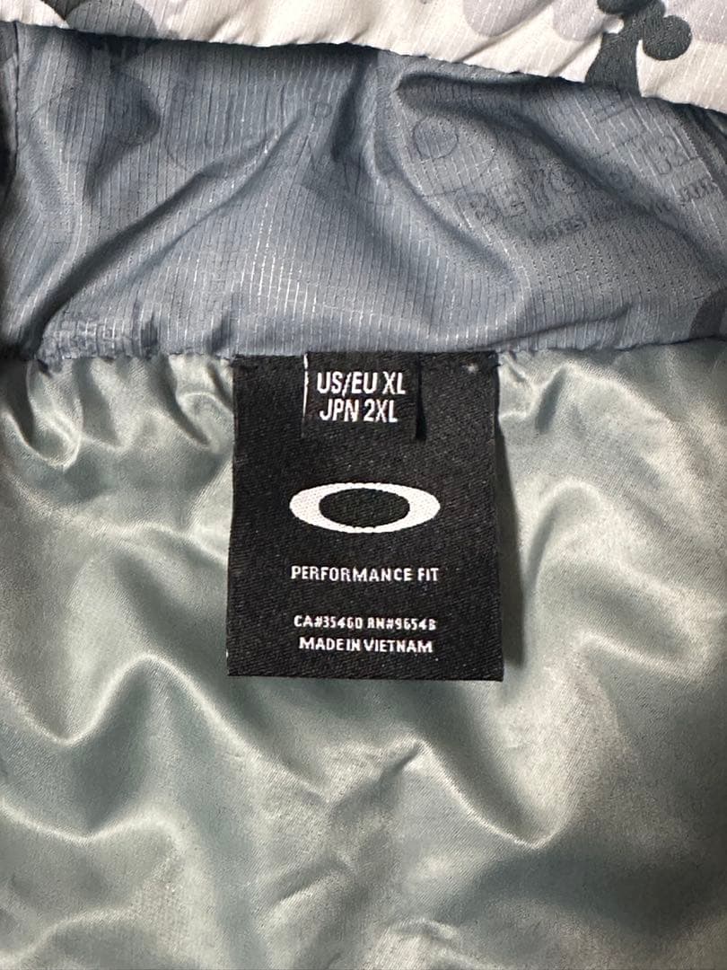 OAKLEY 中綿ジャケット 2XL 迷彩柄 保温 防寒フード付