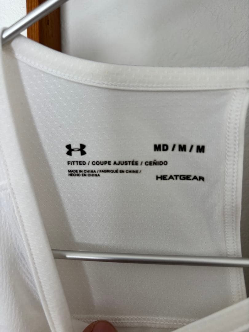 Under Armour シャツ３枚、パンツ１枚セット半袖Tシャツ M