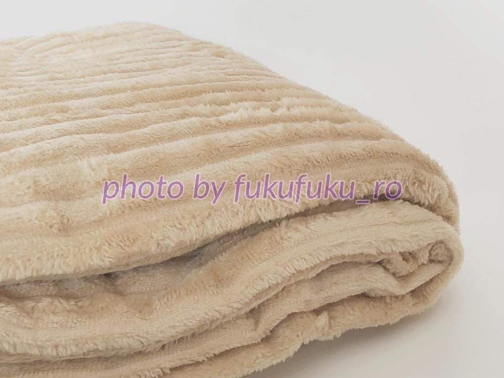 大判　フェイクファーの軽量ブランケット　200×230　ベージュ　ストライプ