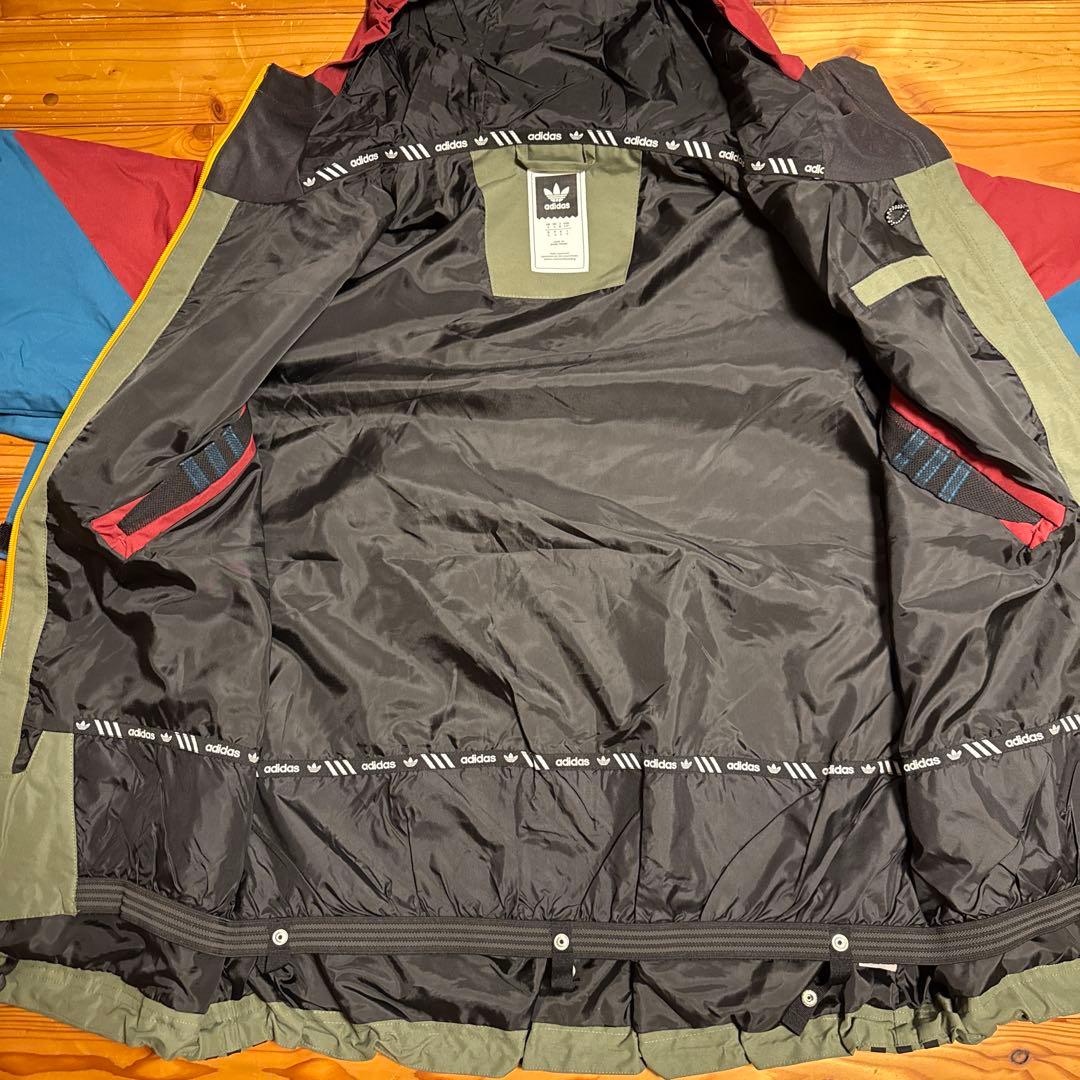 adidasスノーボードウェア