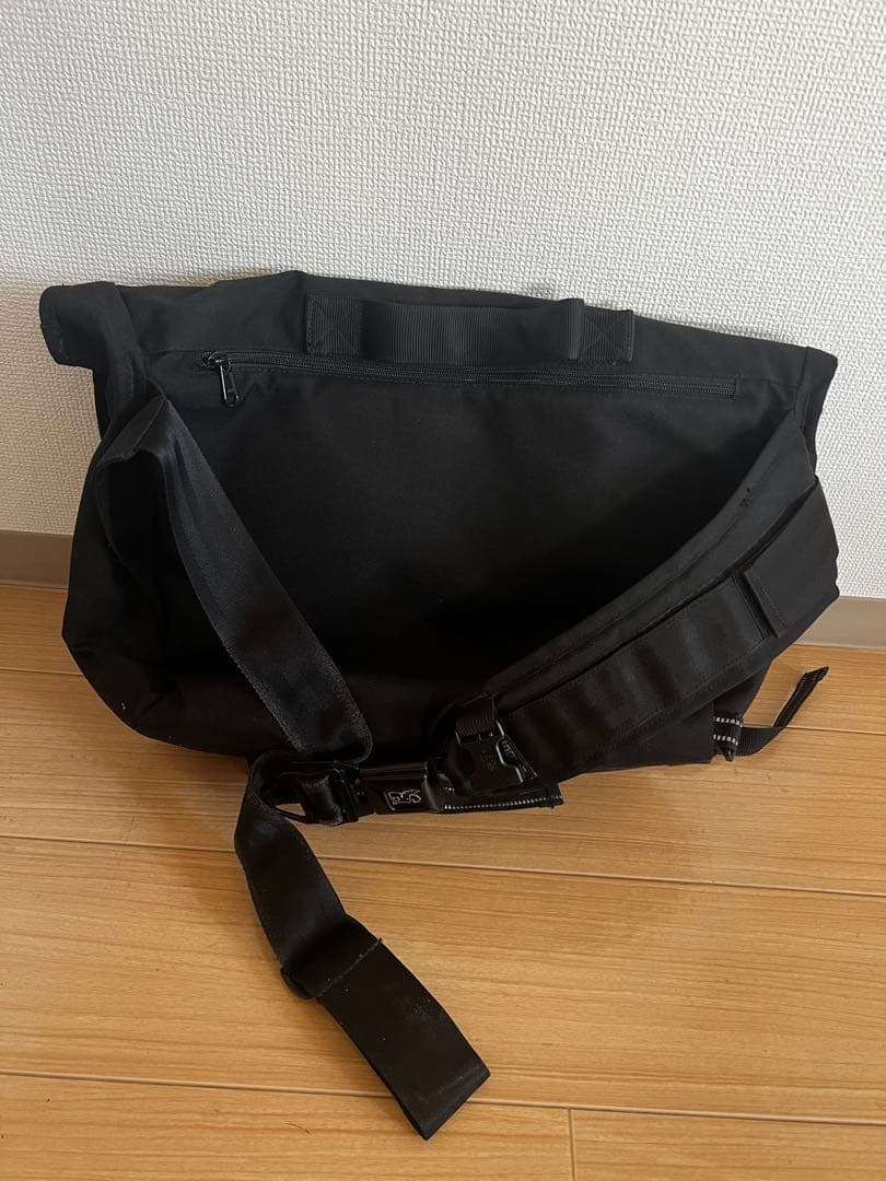 CHROME INDUSTRIES ブラック メッセンジャーバッグ BURAN