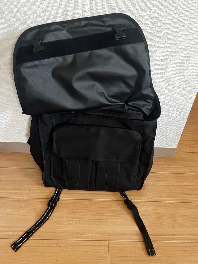 CHROME INDUSTRIES ブラック メッセンジャーバッグ BURAN