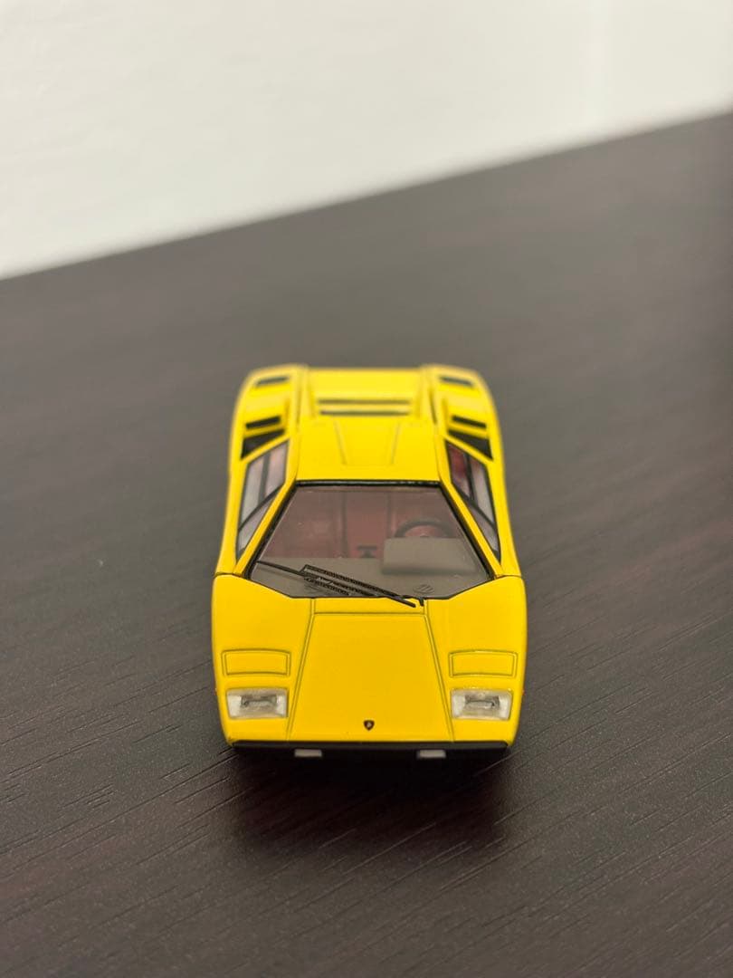 トミカリミテッドヴィンテージ ランボルギーニカウンタックLP400