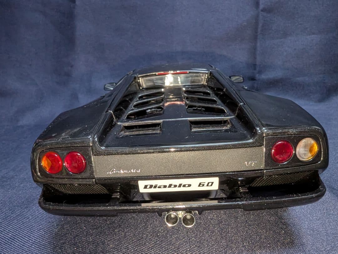 オートアート1/18　Lamborghini Diablo 6