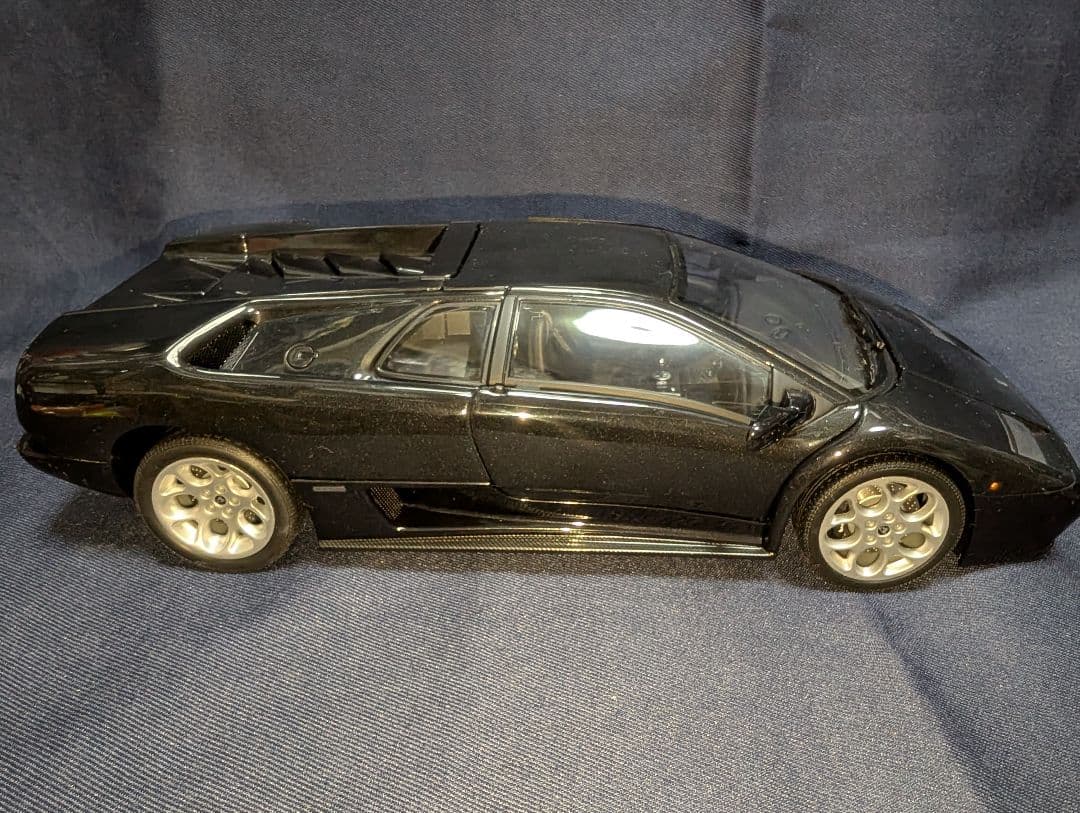 オートアート1/18　Lamborghini Diablo 6