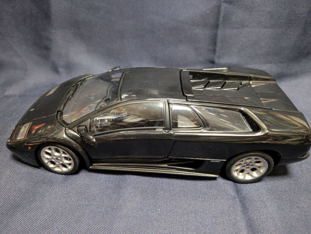 オートアート1/18　Lamborghini Diablo 6