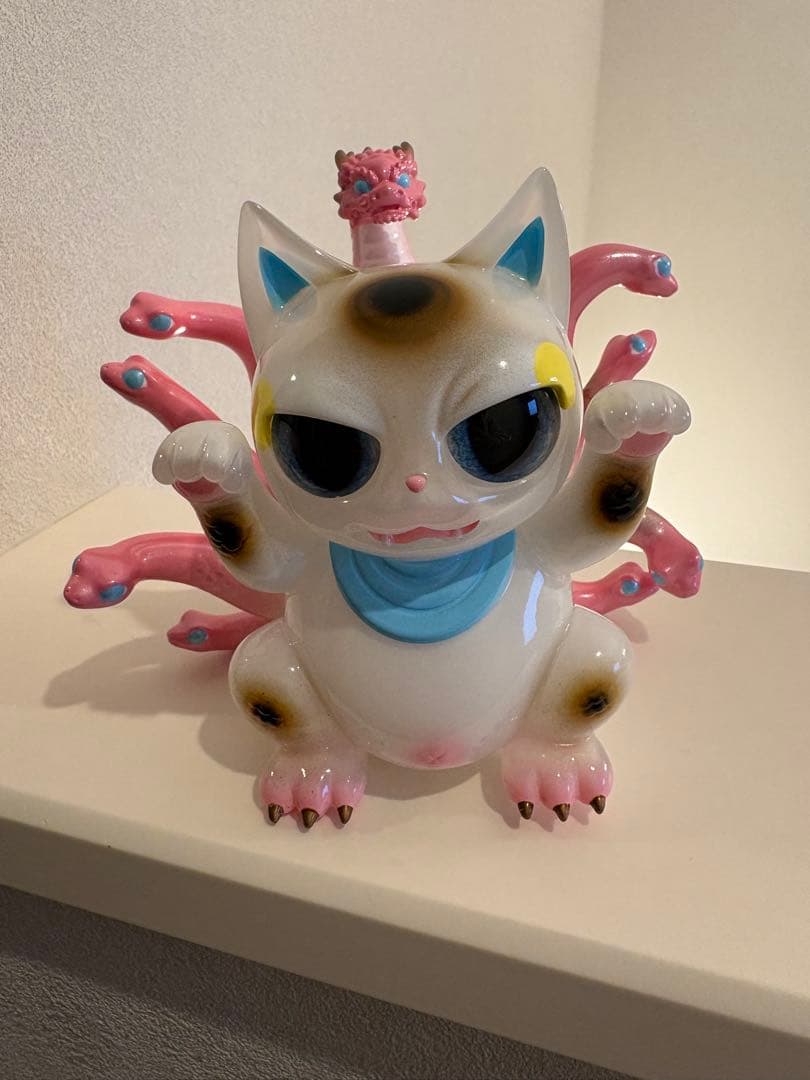 ニャスラ　SAKURA ソフビ　MEOWWWTHRA