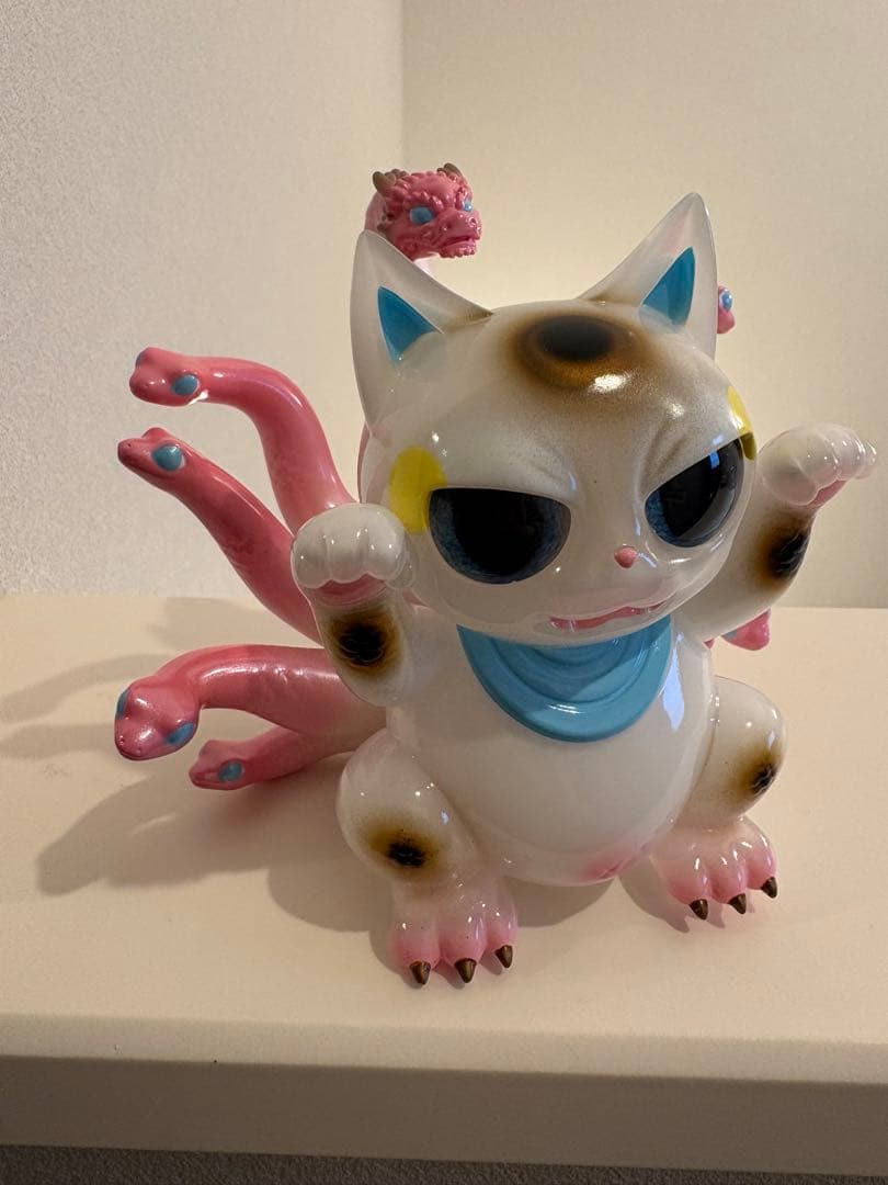 ニャスラ　SAKURA ソフビ　MEOWWWTHRA