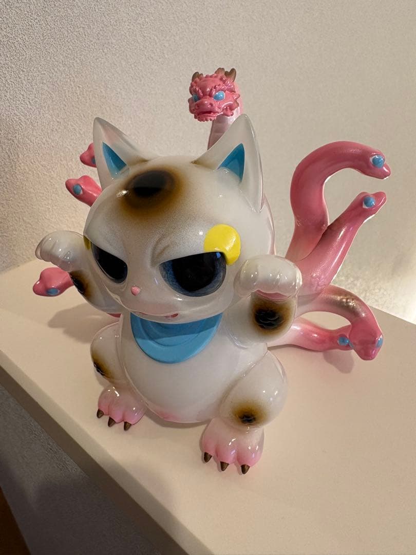 ニャスラ　SAKURA ソフビ　MEOWWWTHRA
