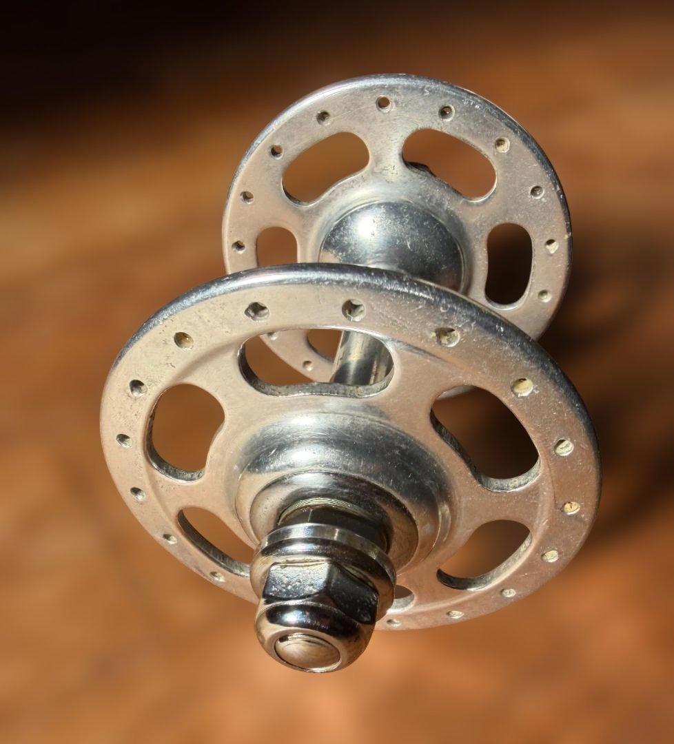 Campagnolo 地球ロゴ ラージフランジ フロントハブ 36H
